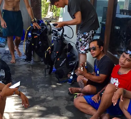 Bali Reef Divers ホステル トゥランベン